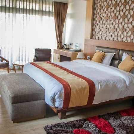 Retro Hotel And Spa Kathmandu Bagian luar foto