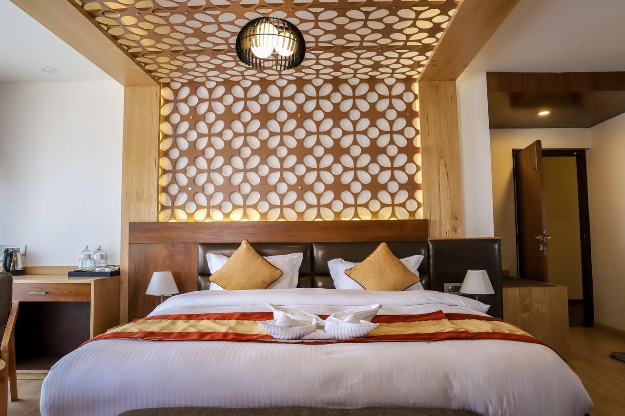 Retro Hotel And Spa Kathmandu Bagian luar foto