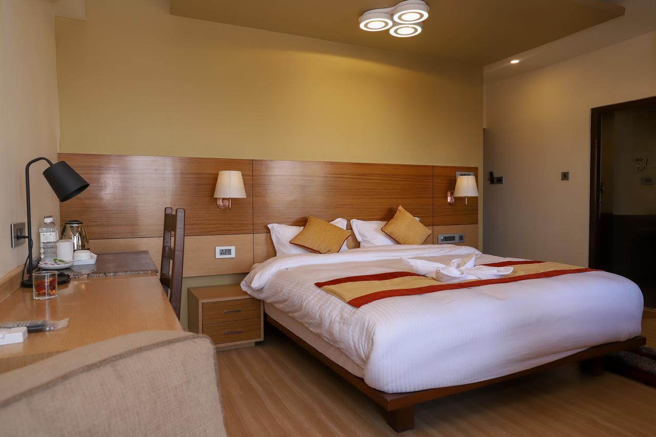 Retro Hotel And Spa Kathmandu Bagian luar foto