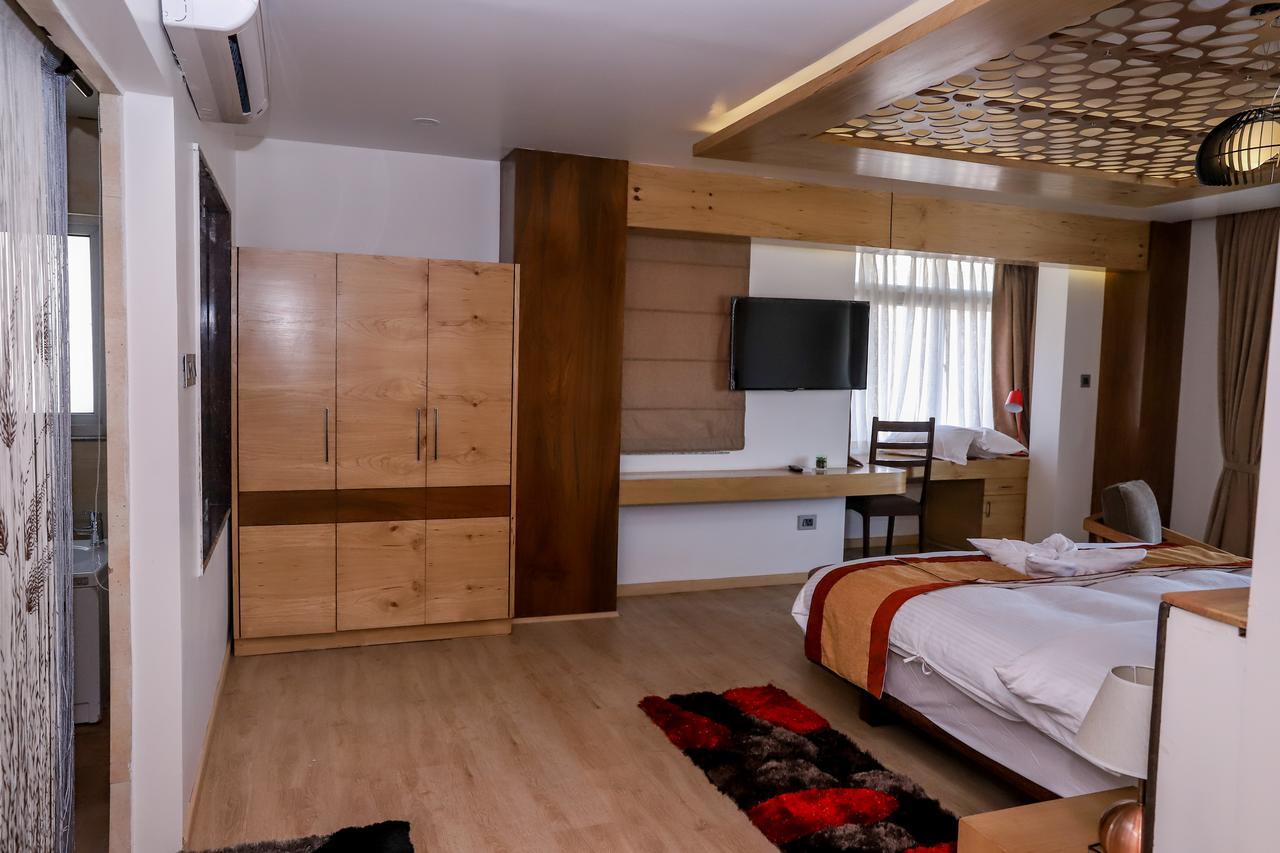 Retro Hotel And Spa Kathmandu Bagian luar foto
