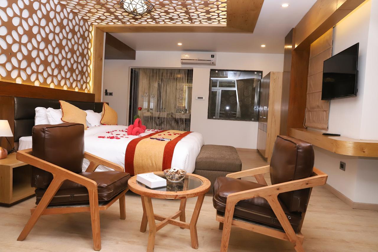 Retro Hotel And Spa Kathmandu Bagian luar foto