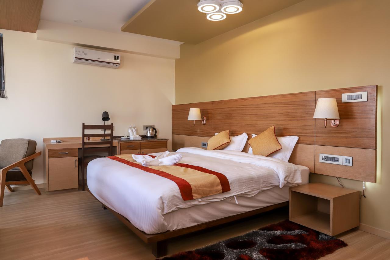 Retro Hotel And Spa Kathmandu Bagian luar foto