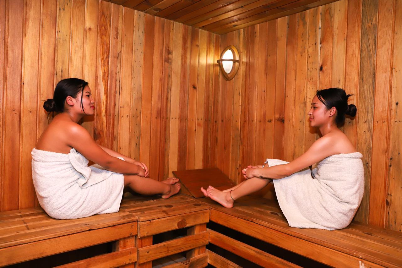 Retro Hotel And Spa Kathmandu Bagian luar foto