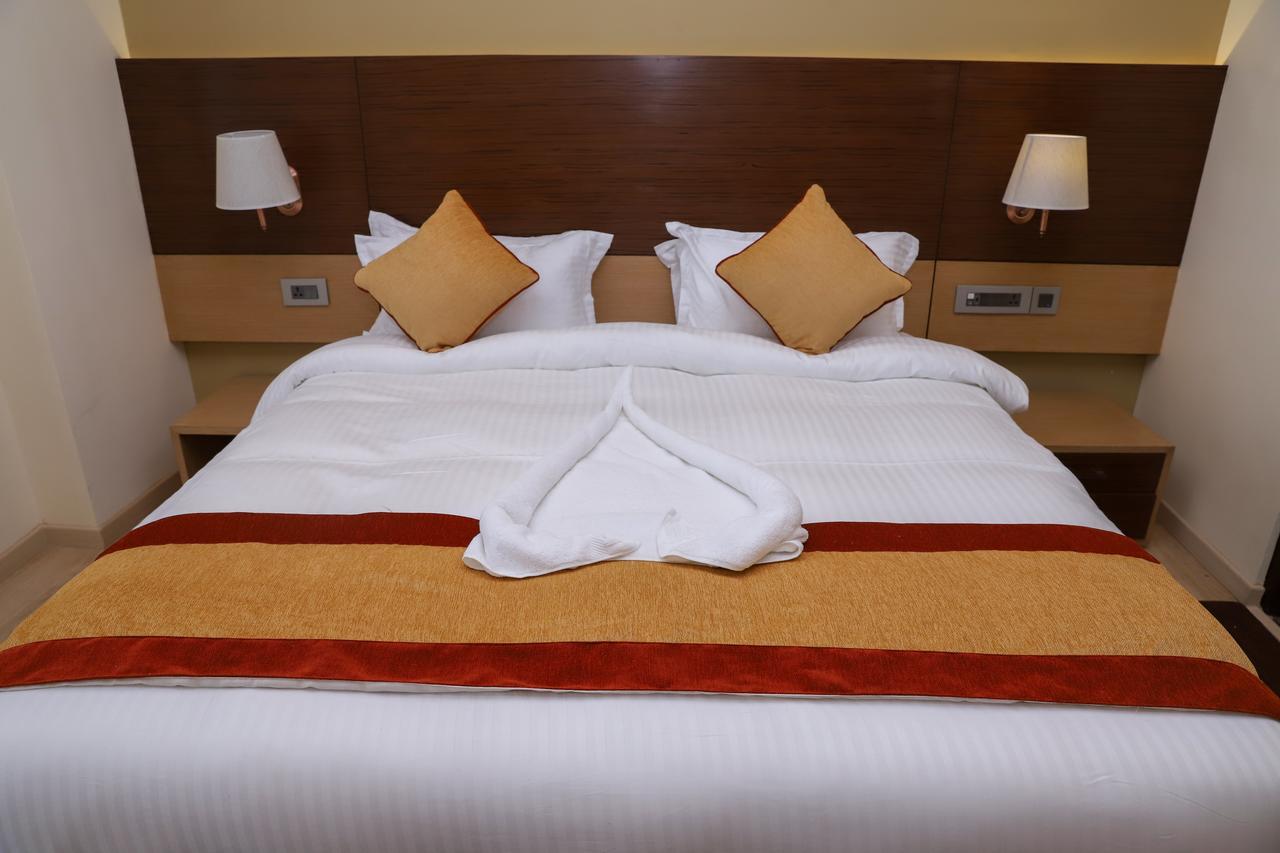 Retro Hotel And Spa Kathmandu Bagian luar foto