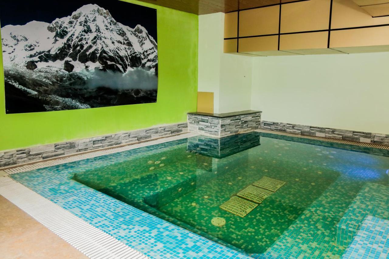 Retro Hotel And Spa Kathmandu Bagian luar foto