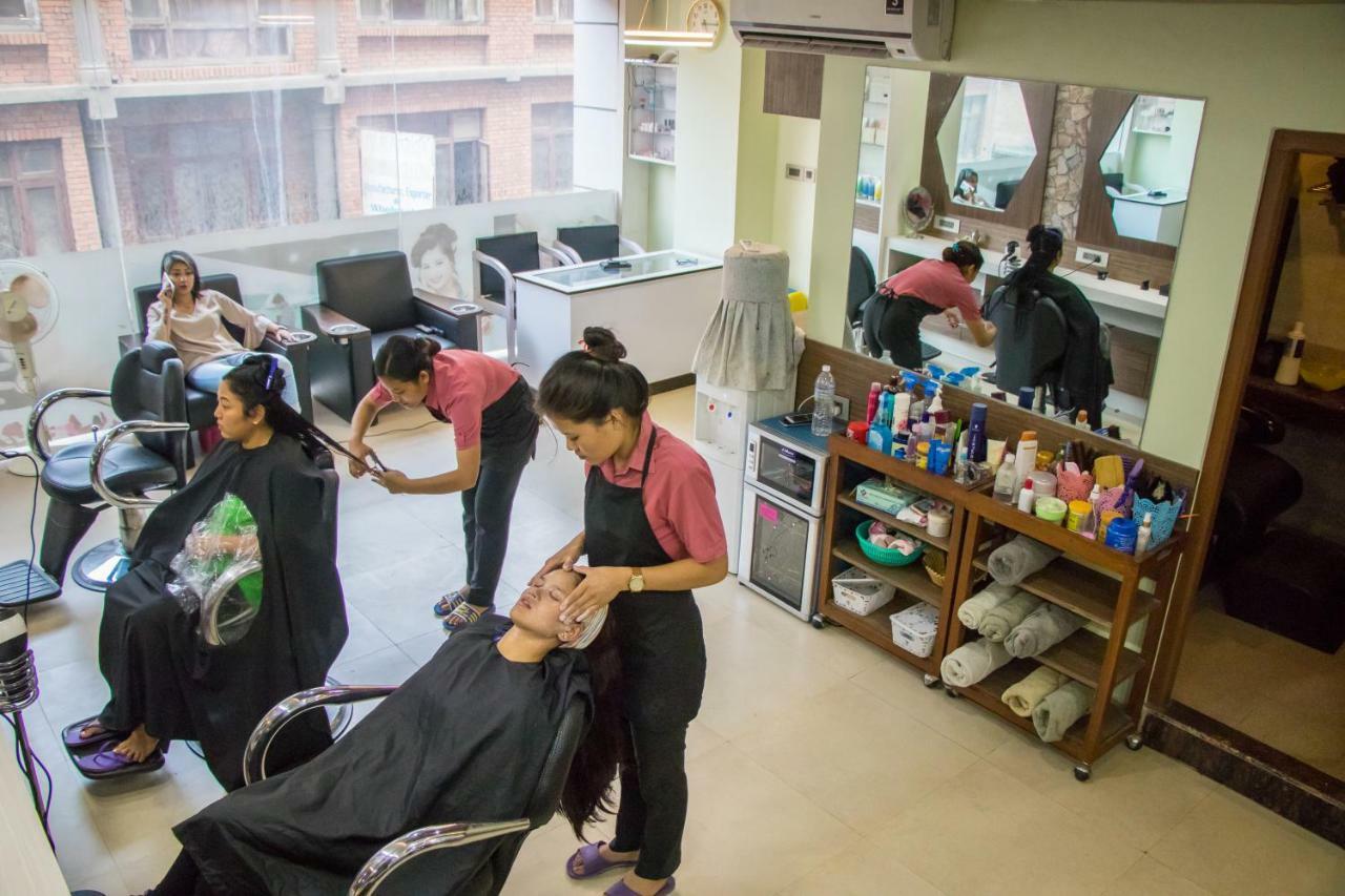 Retro Hotel And Spa Kathmandu Bagian luar foto